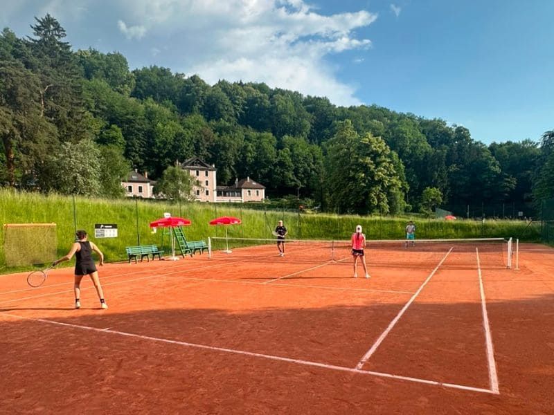 Ecole tennis jeune